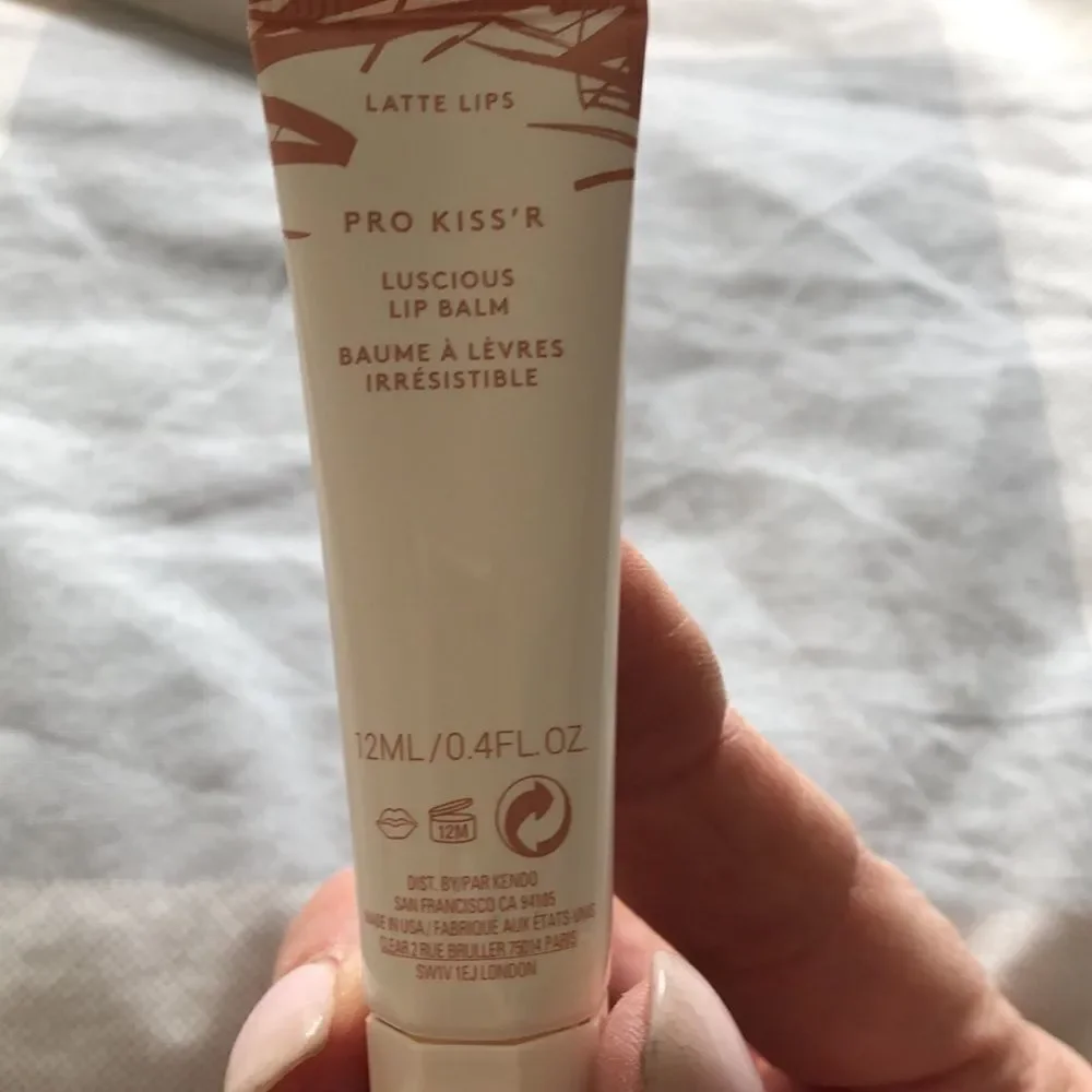 Fenty Beauty Pro Kisse’r Lip balm in Latte Lips NIB